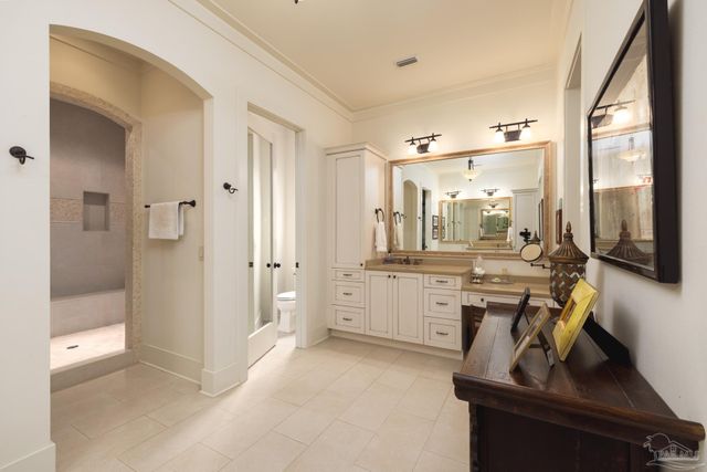 9 N Sunset Blvd, Gulf Breeze, FL 32561