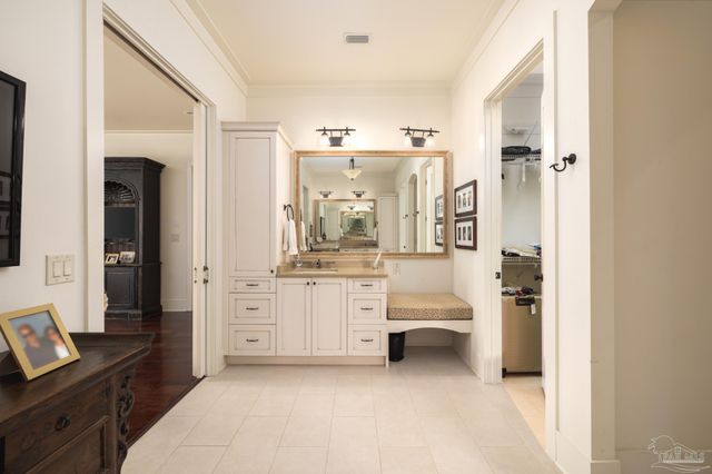 9 N Sunset Blvd, Gulf Breeze, FL 32561