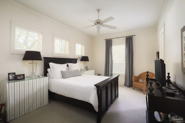 9 N Sunset Blvd, Gulf Breeze, FL 32561