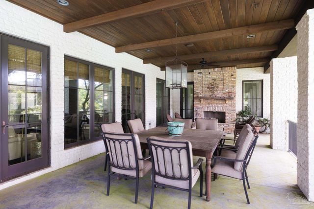 9 N Sunset Blvd, Gulf Breeze, FL 32561