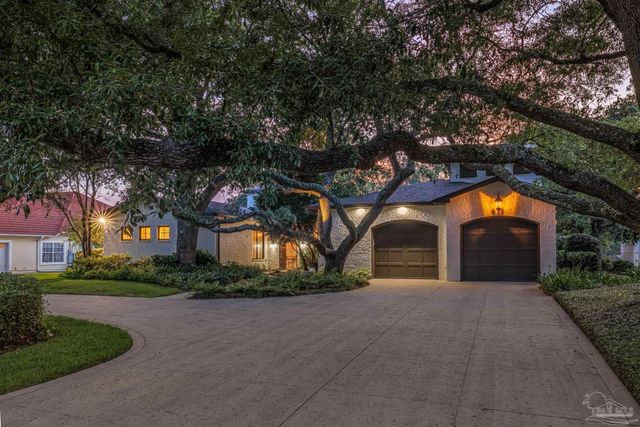 9 N Sunset Blvd, Gulf Breeze, FL 32561