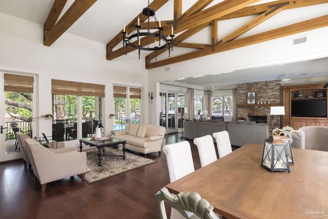 9 N Sunset Blvd, Gulf Breeze, FL 32561