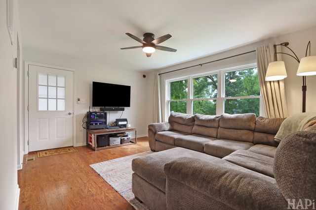 9004 Shady Lane, Wonder Lake, IL 60097