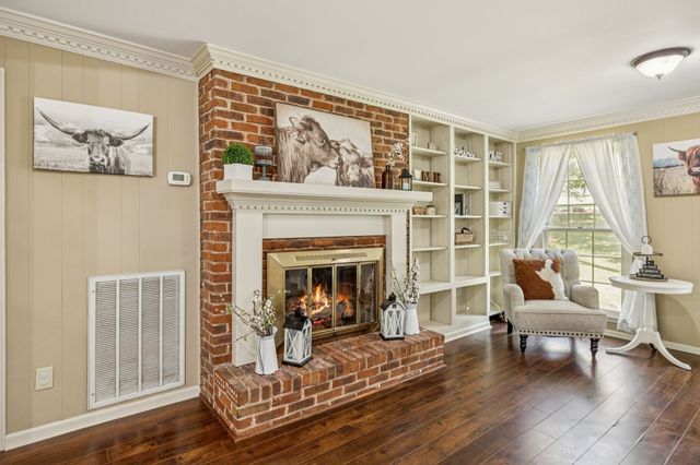 2500 Country Club Ln, Columbia, TN 38401