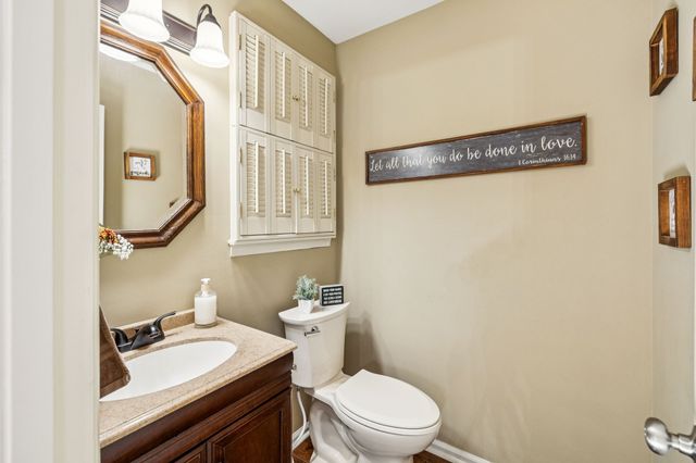 2500 Country Club Ln, Columbia, TN 38401