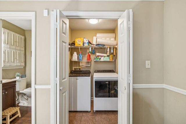 2500 Country Club Ln, Columbia, TN 38401