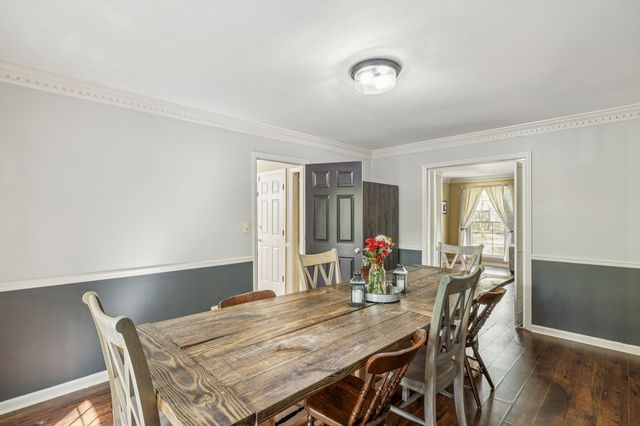 2500 Country Club Ln, Columbia, TN 38401