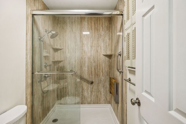 2500 Country Club Ln, Columbia, TN 38401