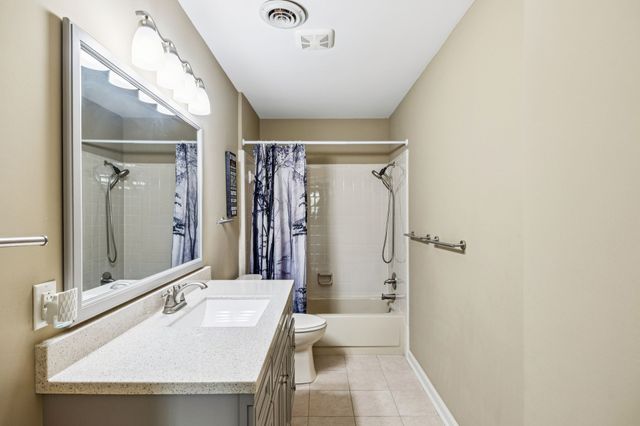 2500 Country Club Ln, Columbia, TN 38401