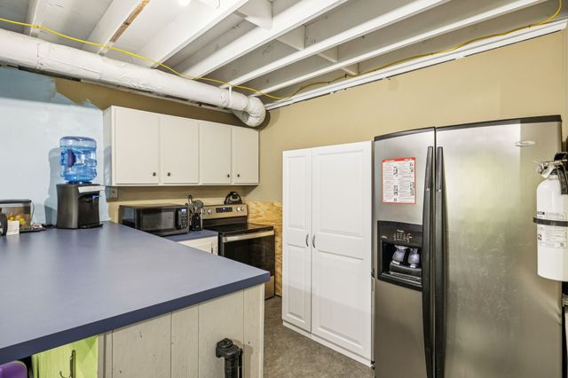 2500 Country Club Ln, Columbia, TN 38401