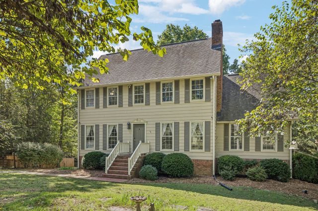 2500 Country Club Ln, Columbia, TN 38401