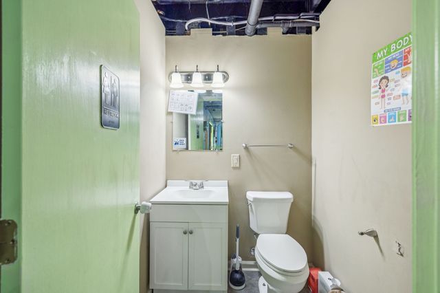 2500 Country Club Ln, Columbia, TN 38401