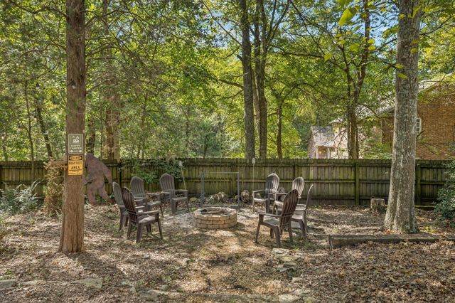 2500 Country Club Ln, Columbia, TN 38401