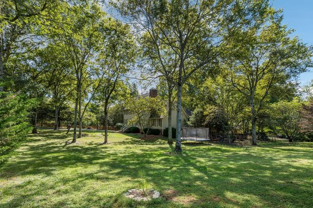 2500 Country Club Ln, Columbia, TN 38401