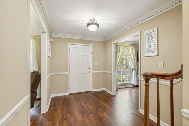 2500 Country Club Ln, Columbia, TN 38401