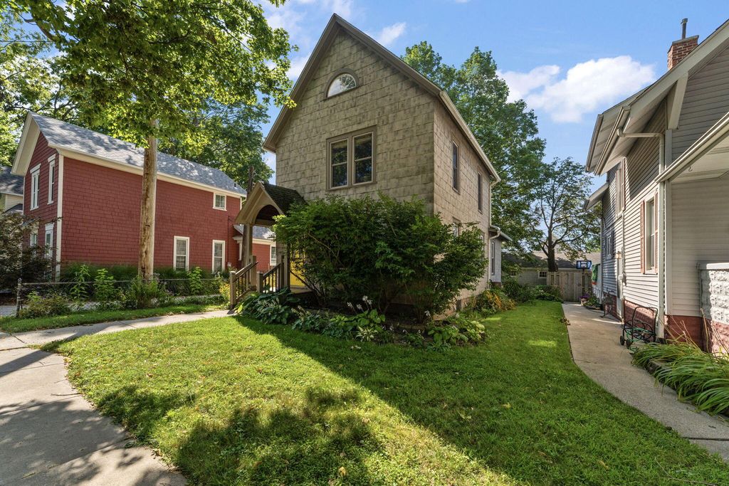 255 Jefferson Street, Valparaiso, IN 46383