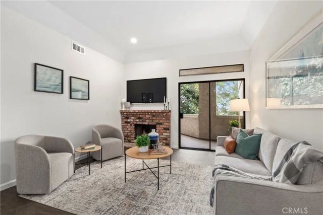 17202 Corbina 102, Huntington Beach, CA 92649