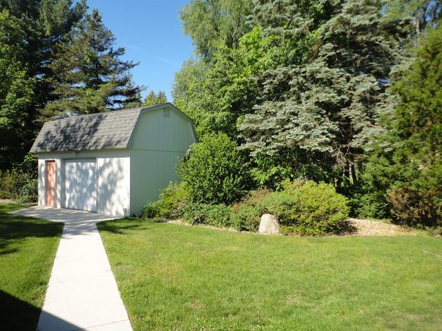 8711 Riverbend Drive, Geneva Twp, MI 49090