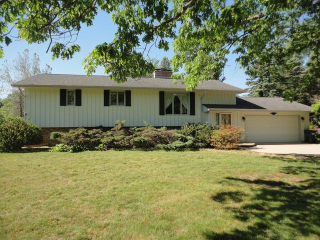 8711 Riverbend Drive, Geneva Twp, MI 49090