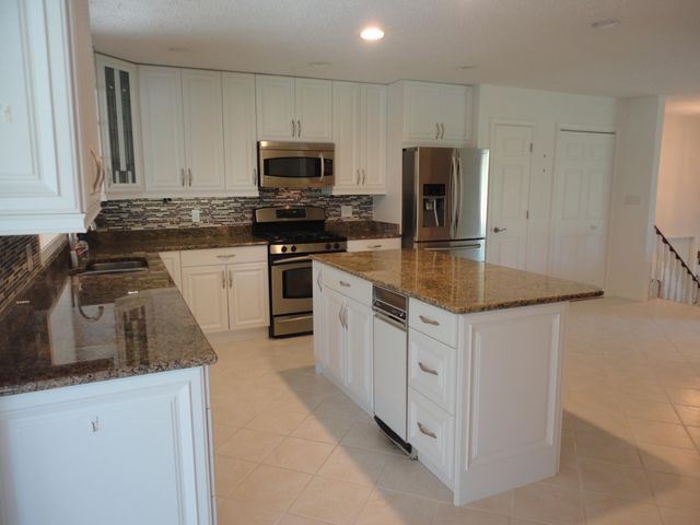 8711 Riverbend Drive, Geneva Twp, MI 49090