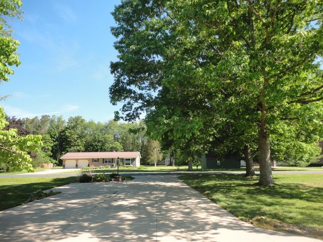 8711 Riverbend Drive, Geneva Twp, MI 49090
