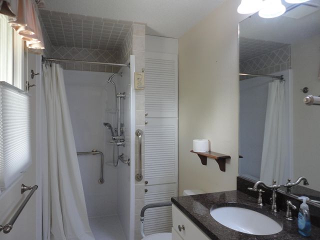 8711 Riverbend Drive, Geneva Twp, MI 49090