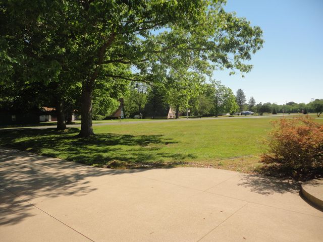 8711 Riverbend Drive, Geneva Twp, MI 49090