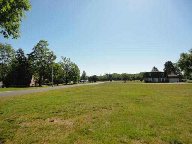 8711 Riverbend Drive, Geneva Twp, MI 49090