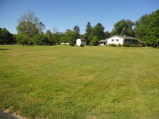 8711 Riverbend Drive, Geneva Twp, MI 49090