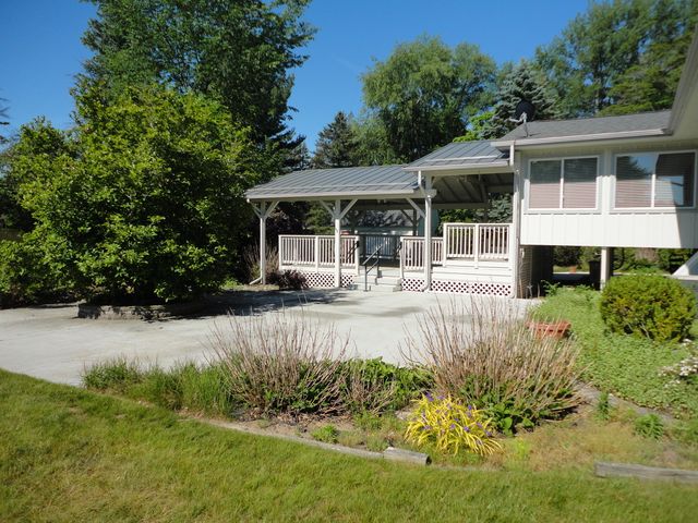 8711 Riverbend Drive, Geneva Twp, MI 49090