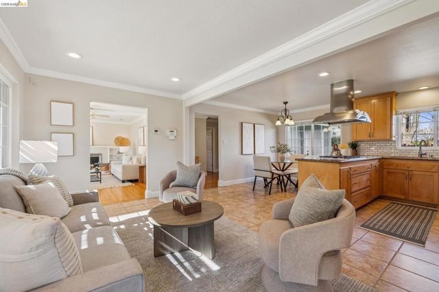 4074 4074 Poplar Ave, Concord, CA 94521