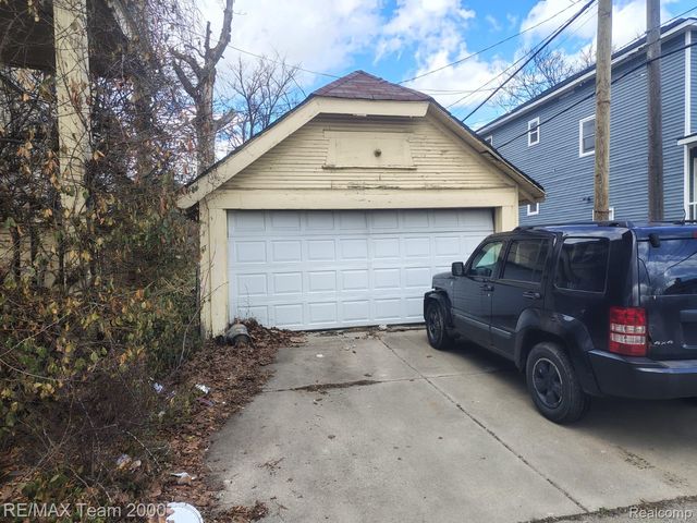 8700 Dexter Avenue, Detroit, MI 48206