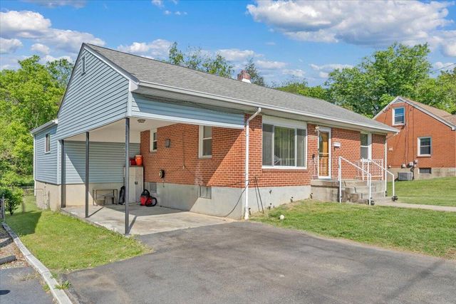 NW 2715 Mountainaire AVE, Roanoke, VA 24017