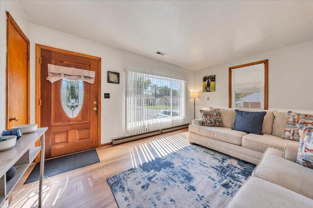 NW 2715 Mountainaire AVE, Roanoke, VA 24017