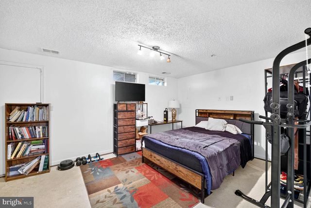 1040 KAREN BLVD, Capitol Heights, MD 20743