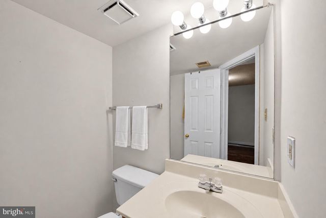1040 KAREN BLVD, Capitol Heights, MD 20743