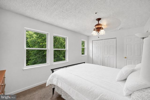 1040 KAREN BLVD, Capitol Heights, MD 20743