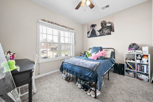 1533 Kestrel Dr, Clarksville, TN 37040