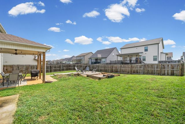 1533 Kestrel Dr, Clarksville, TN 37040