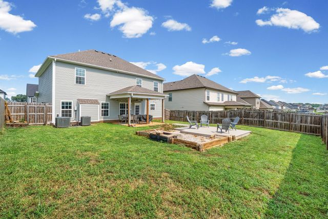 1533 Kestrel Dr, Clarksville, TN 37040