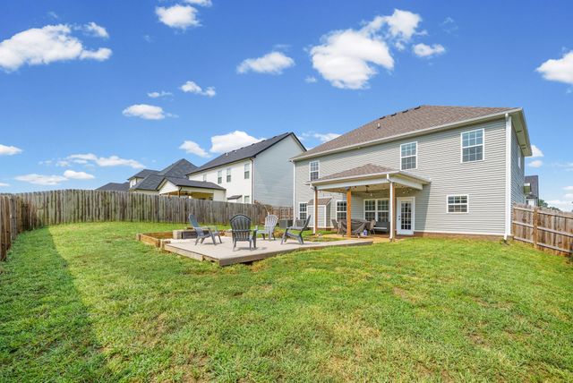 1533 Kestrel Dr, Clarksville, TN 37040