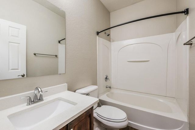 8227 W Florence Avenue, Phoenix, AZ 85043