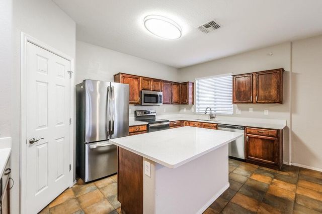 8227 W Florence Avenue, Phoenix, AZ 85043