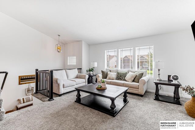 5314 Sheridan Road, Papillion, NE 68133