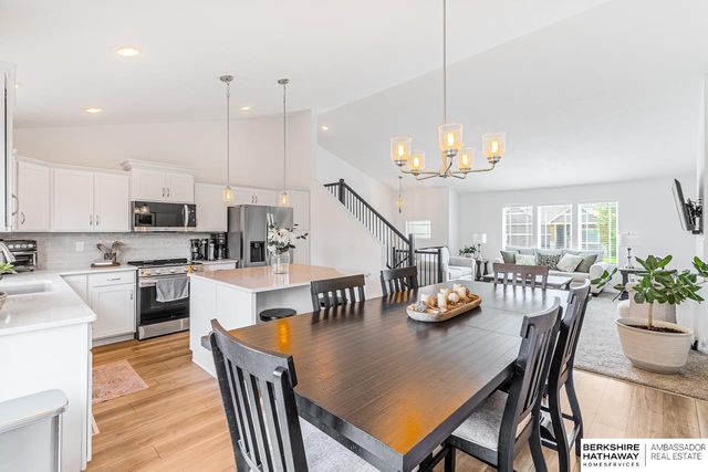 5314 Sheridan Road, Papillion, NE 68133