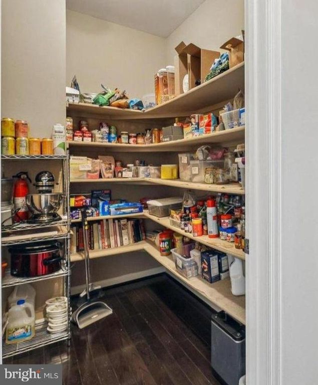 Image 12 of property listing at 9777 LEIGHLAND CT, Waldorf, MD 20603