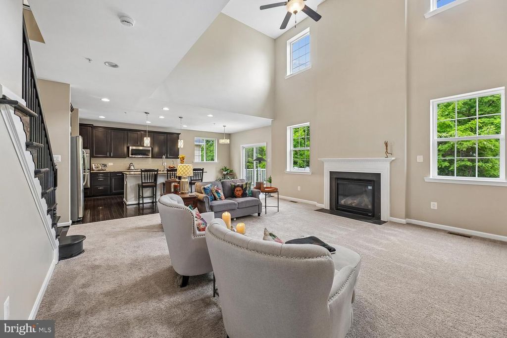 Image 13 of property listing at 9777 LEIGHLAND CT, Waldorf, MD 20603