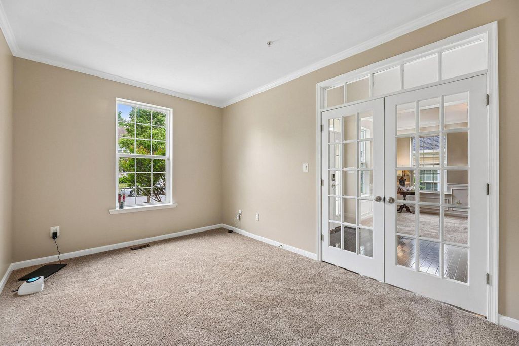 Image 19 of property listing at 9777 LEIGHLAND CT, Waldorf, MD 20603