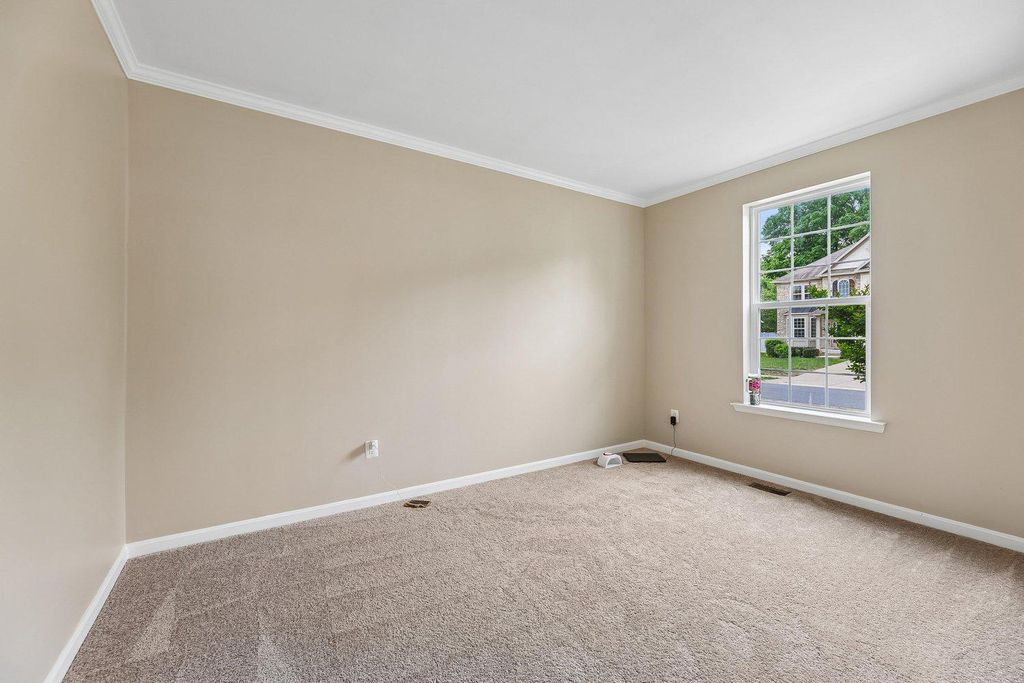 Image 20 of property listing at 9777 LEIGHLAND CT, Waldorf, MD 20603