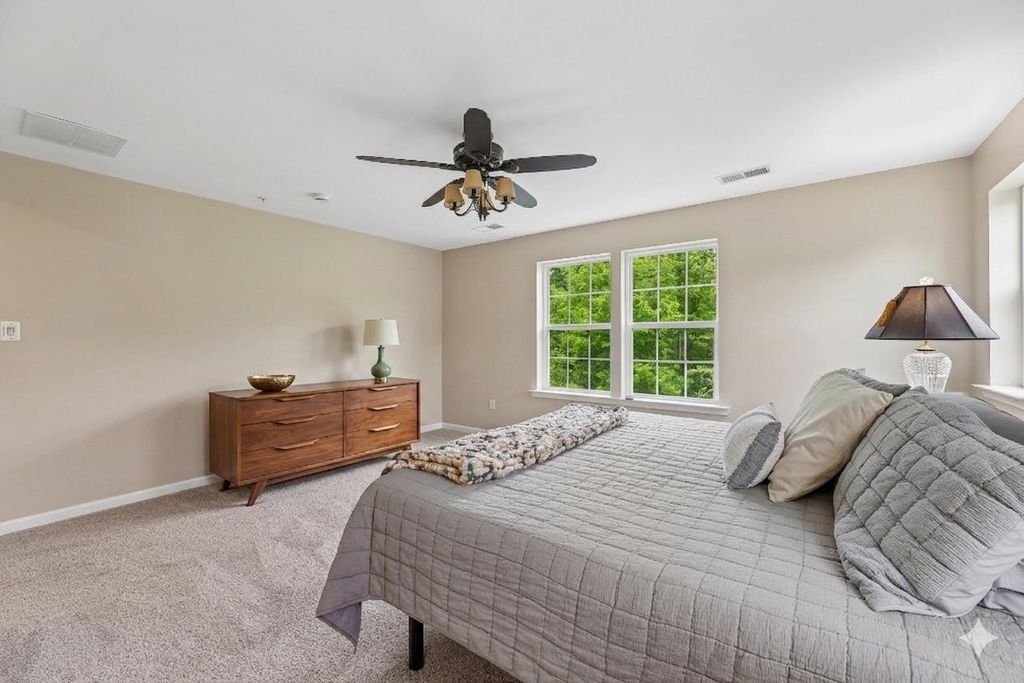 Image 25 of property listing at 9777 LEIGHLAND CT, Waldorf, MD 20603